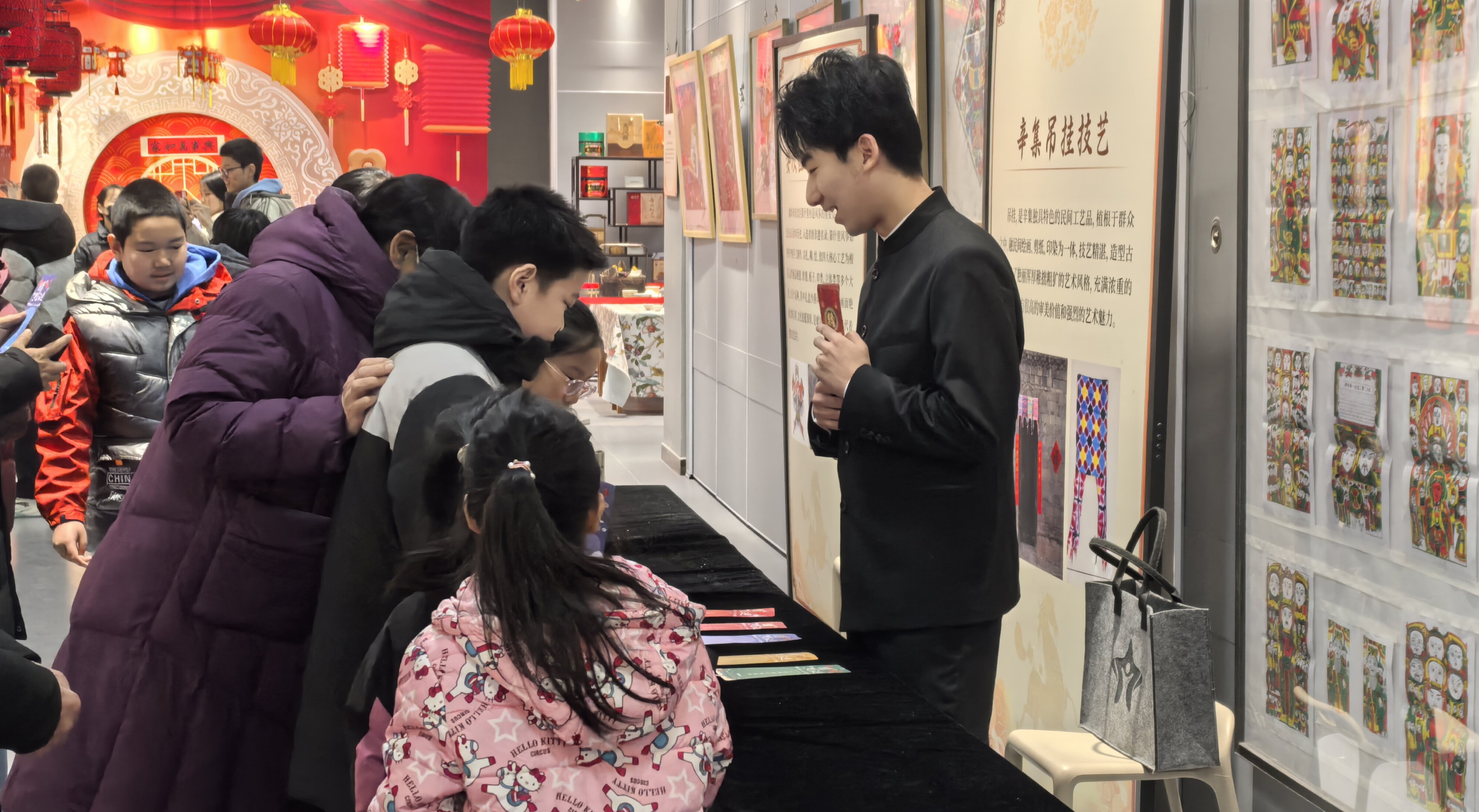 全家闯关猜灯谜 非遗展里闹元宵 ———河北省群艺馆非遗主题灯谜会佳节有约