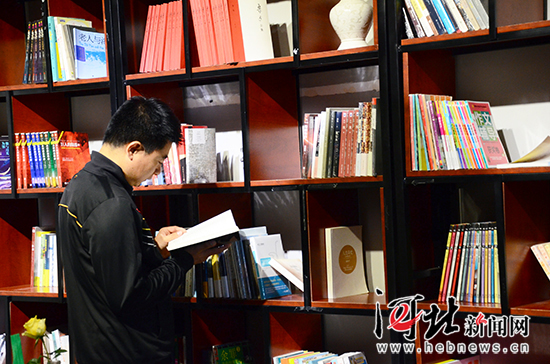 “共享书房”亮相邯郸 市民可免费借阅(图)