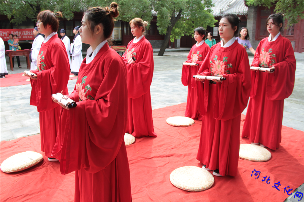 图为冠笄礼现场 .png