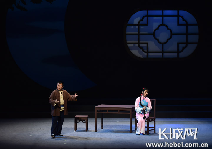 新编大型现代评剧《秋月》成功首演
