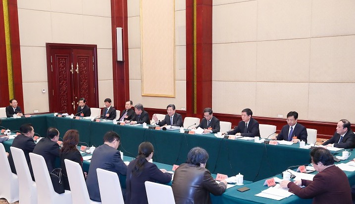 【2020河北两会声音】王东峰参加经济一组和文化艺术、体育组联组讨论